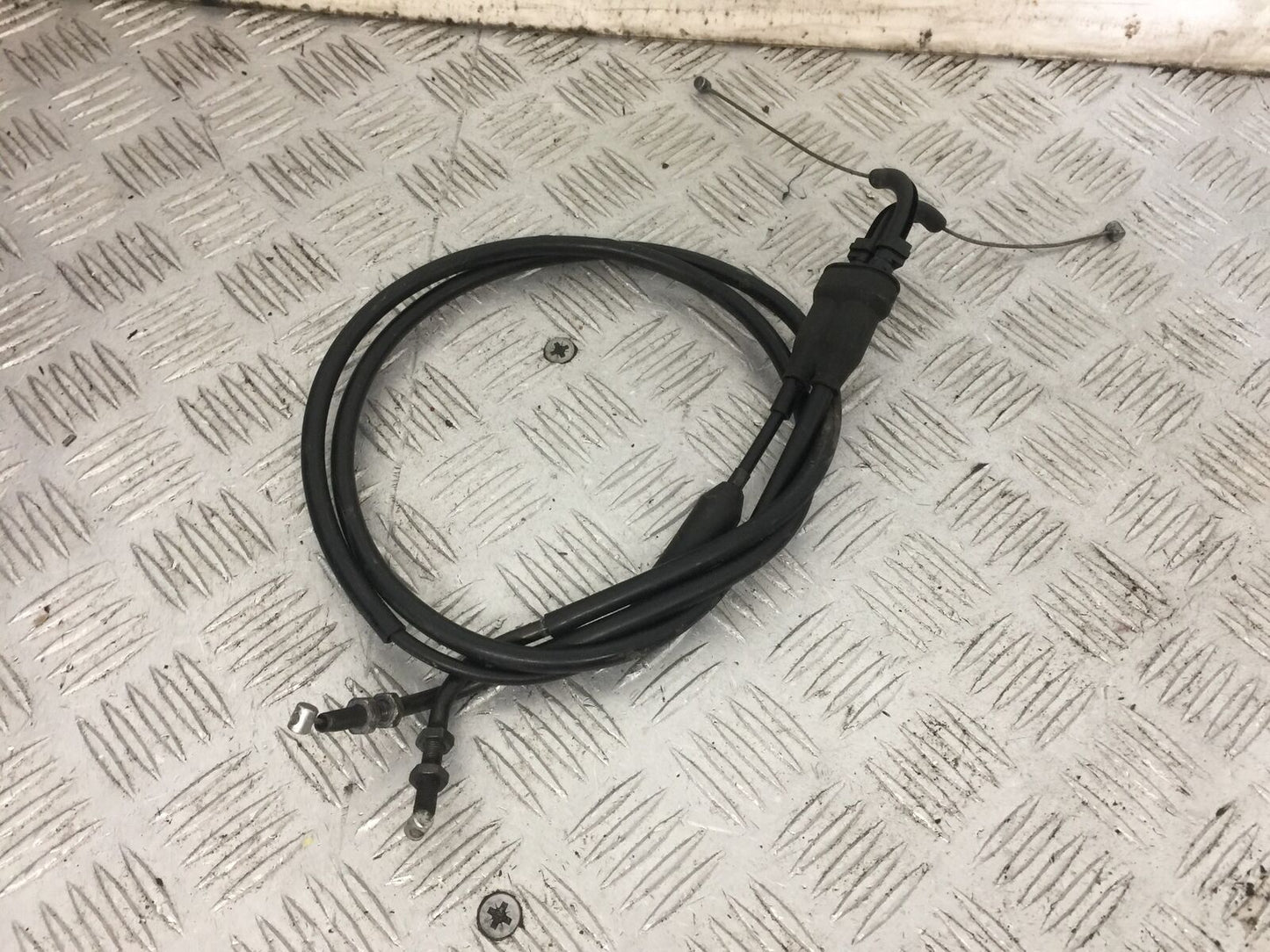 TRIUMPH 675 STREET TRIPLE R THROTTLE CABLES YEAR 2012 (STOCK 849)
