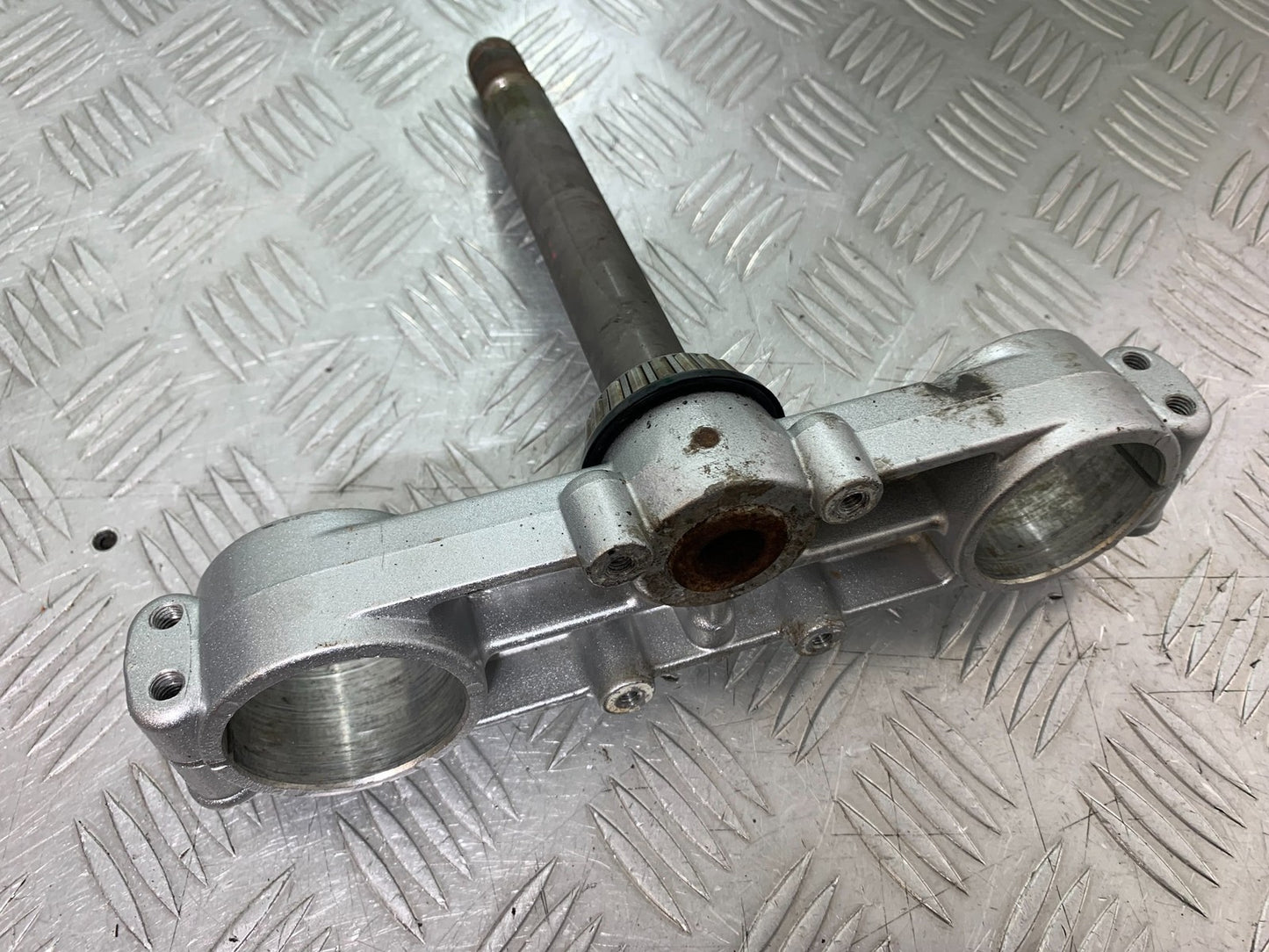 QINGQI QM125 GY-2B BOTTOM YOKE YEAR 2016 (CMB1228)