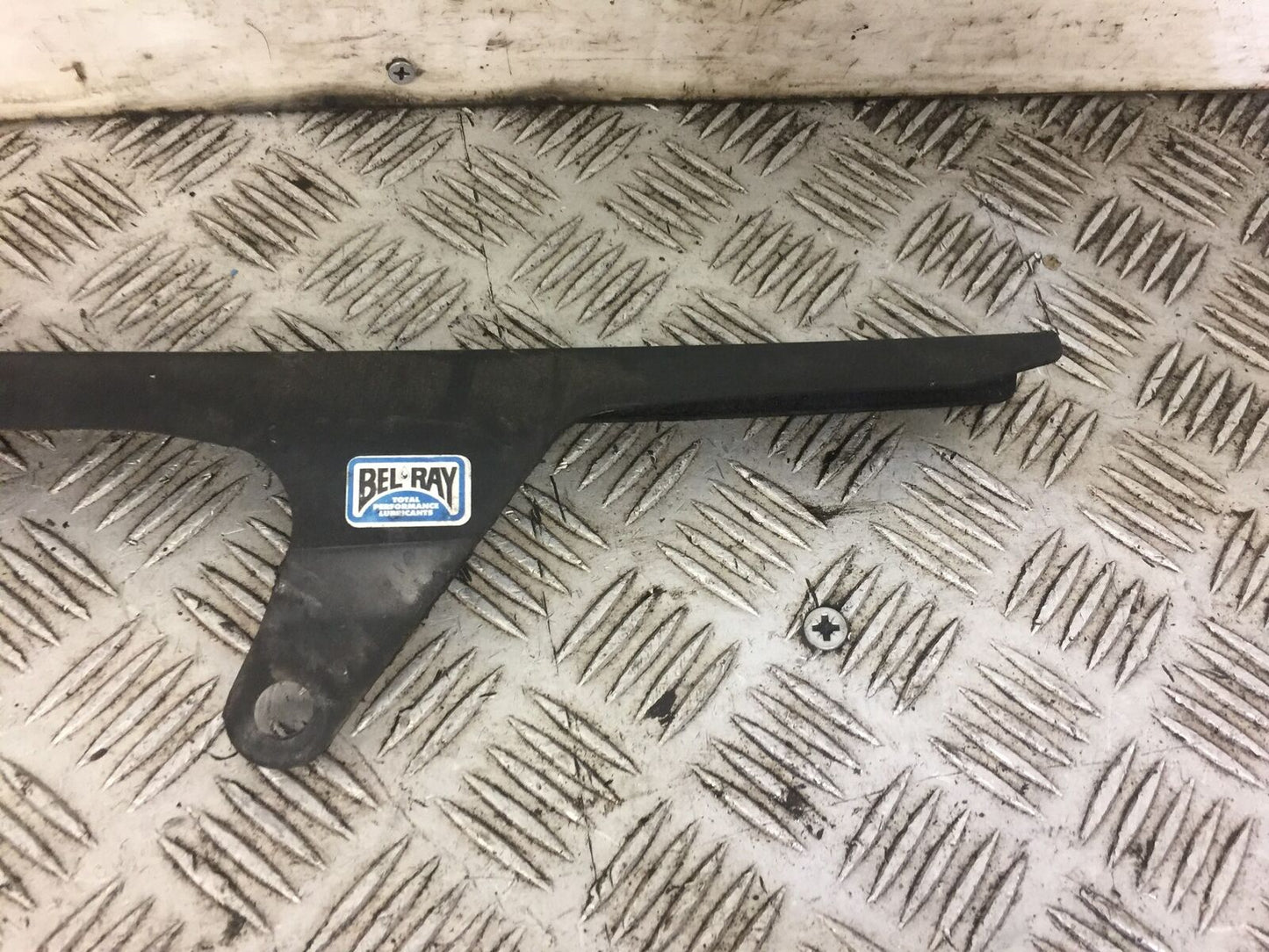 YAMAHA R6 2CO CHAIN GUARD YEAR 2006 (STOCK 607)
