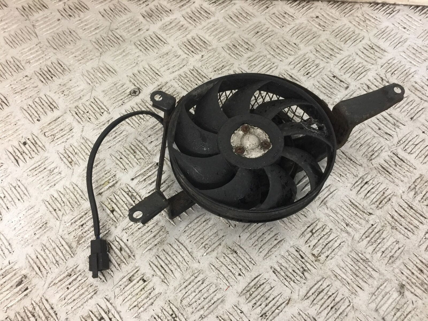KAWASAKI ZX6R ZX636 B1H RADIATOR FAN YEAR 2003 2004 (STOCK 788)
