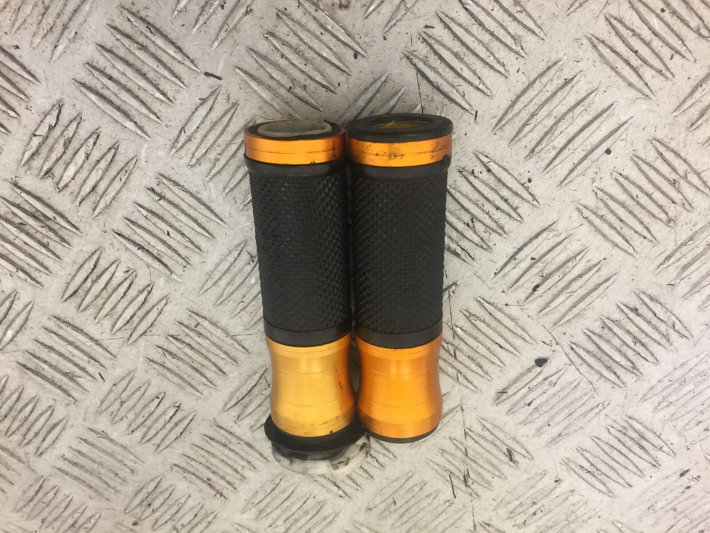 YAMAHA YZF1000 THUNDERACE TWIST GRIP YEAR 1997-2000 (STOCK 625)