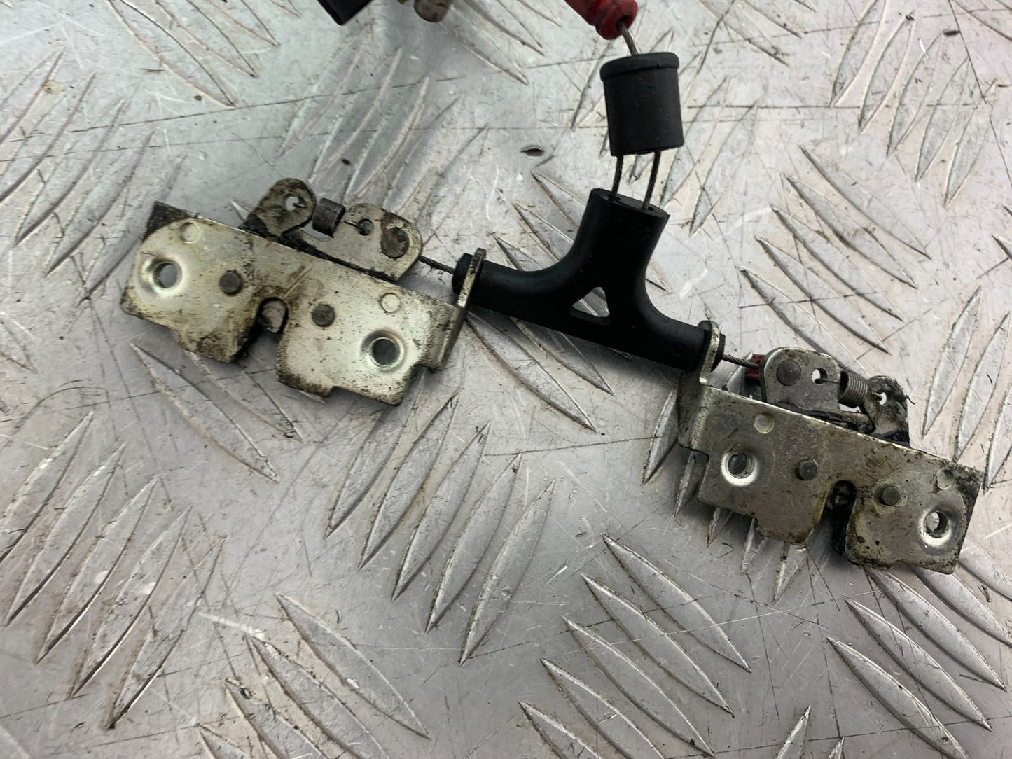 YAMAHA XMAX 250 XMAX 250 SEAT CATCH AND CABLES YEAR 2006-09 (CMB1201)
