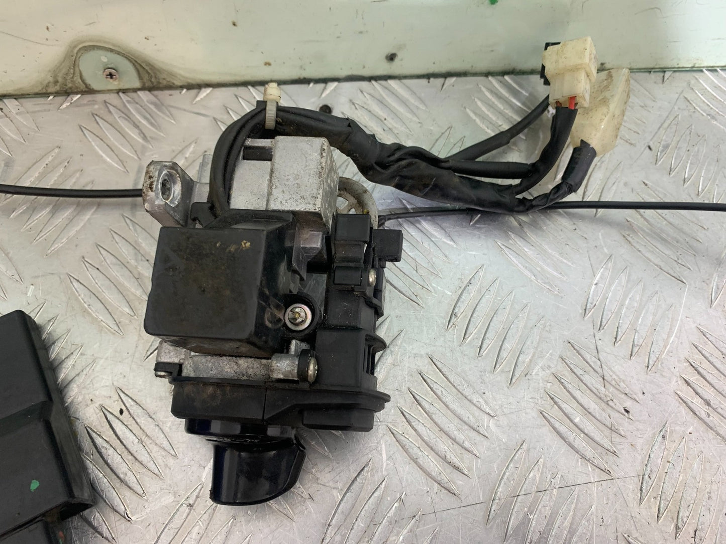 YAMAHA XMAX 300 ECU LOCKS KEY YEAR 2017-2020 (CMB1218)
