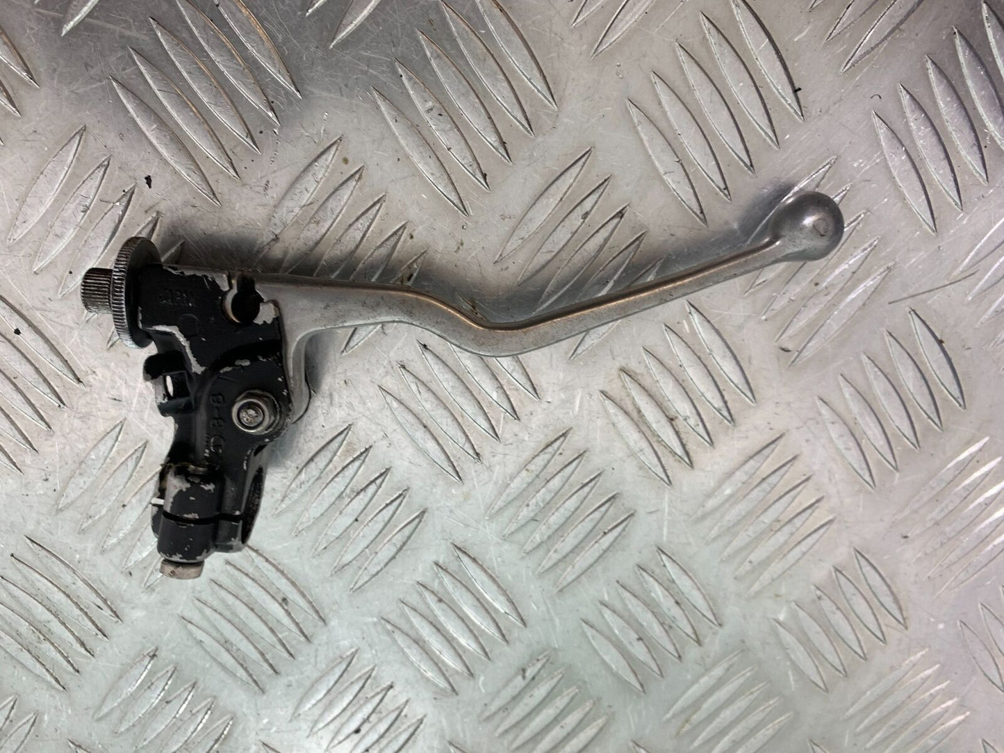 KAWASAKI Z650 KZ650 CLUTCH LEVER AND BRACKET YEAR 1979-1980 (CMB1023)