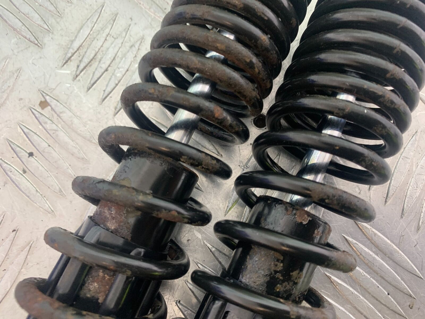PIAGGIO VESPA GTS 300 REAR SHOCKS YEAR 2010 (CMB1062)