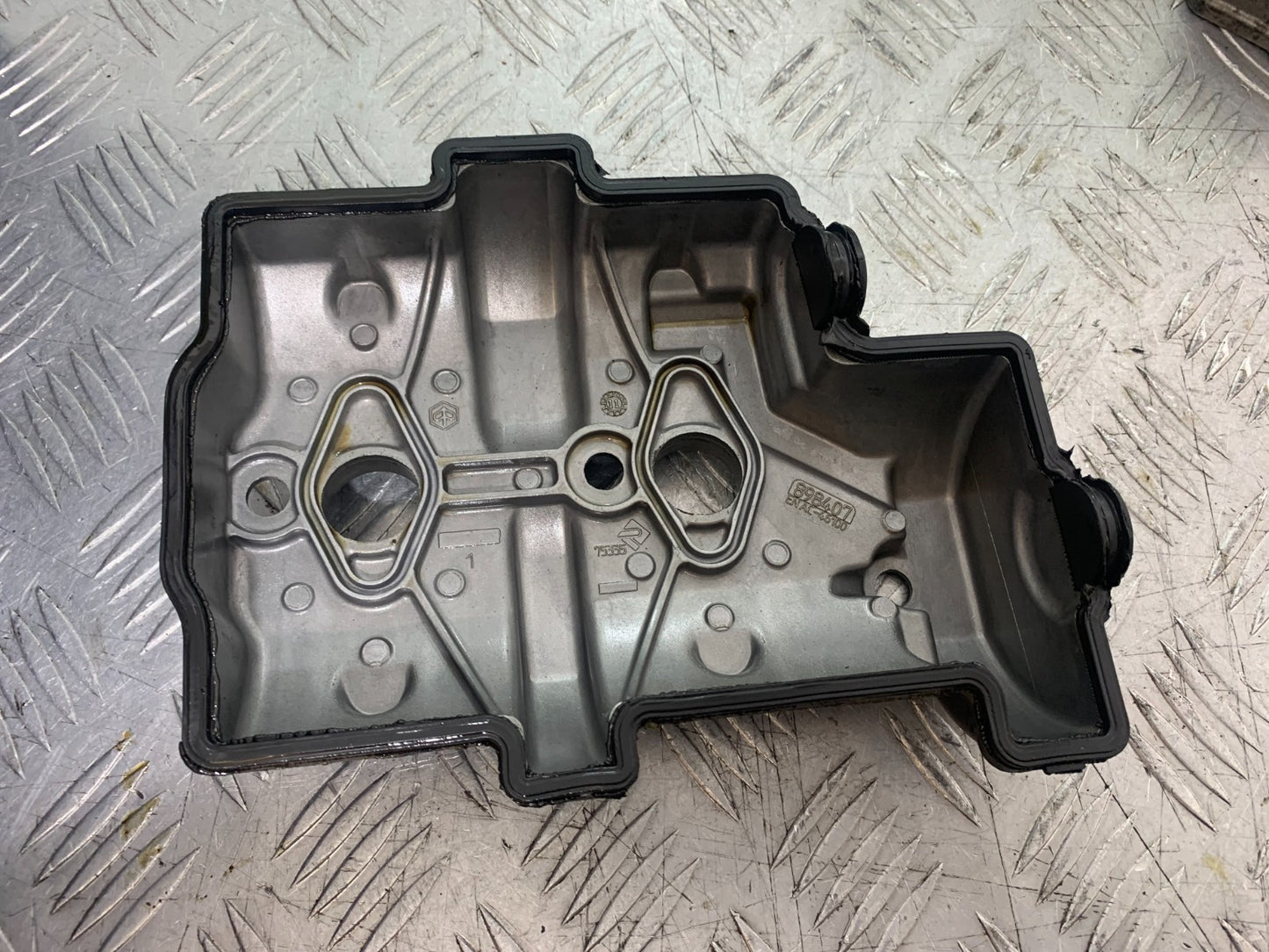 APRILIA TUONO 1000 V4R FRONT ROCKER COVER YEAR 2011-13 (CMB1316)