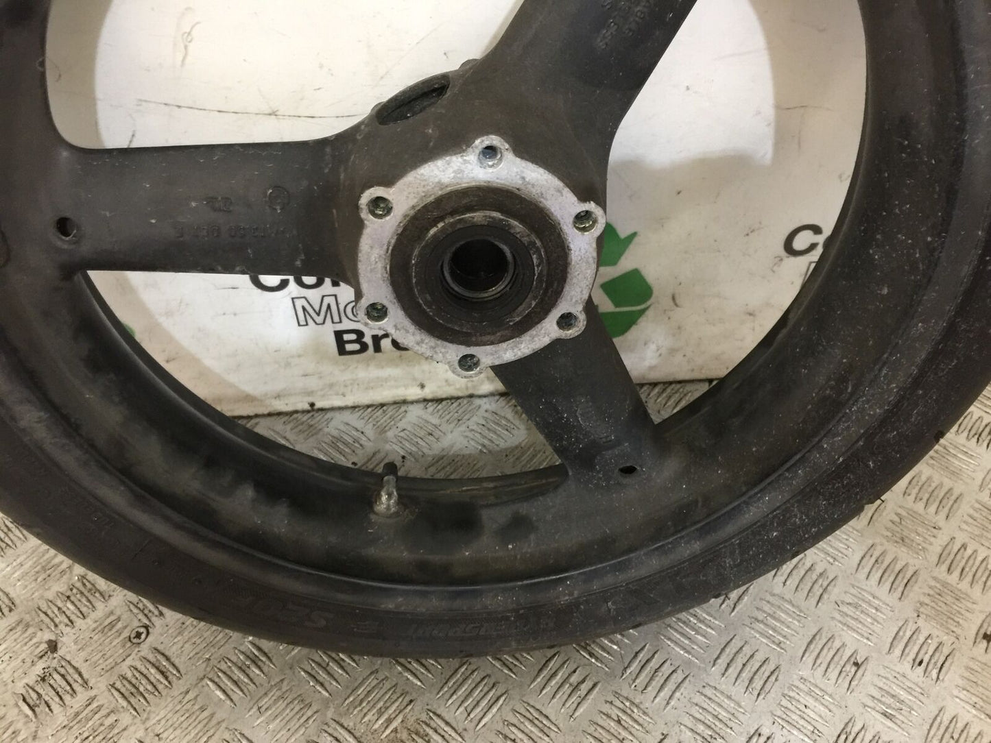 TRIUMPH 955i SPRINT ST FRONT WHEEL YEAR 1999-2004 (STOCK 735)