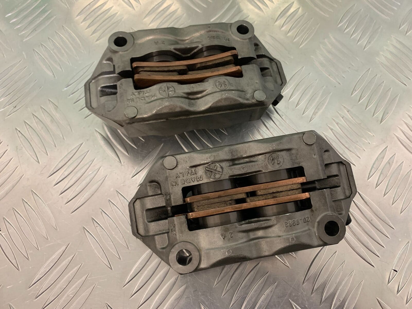 TRIUMPH SPEED TRIPLE R 1050 BREMBO FRONT CALIPERS YEAR 2014 (STOCK 934)
