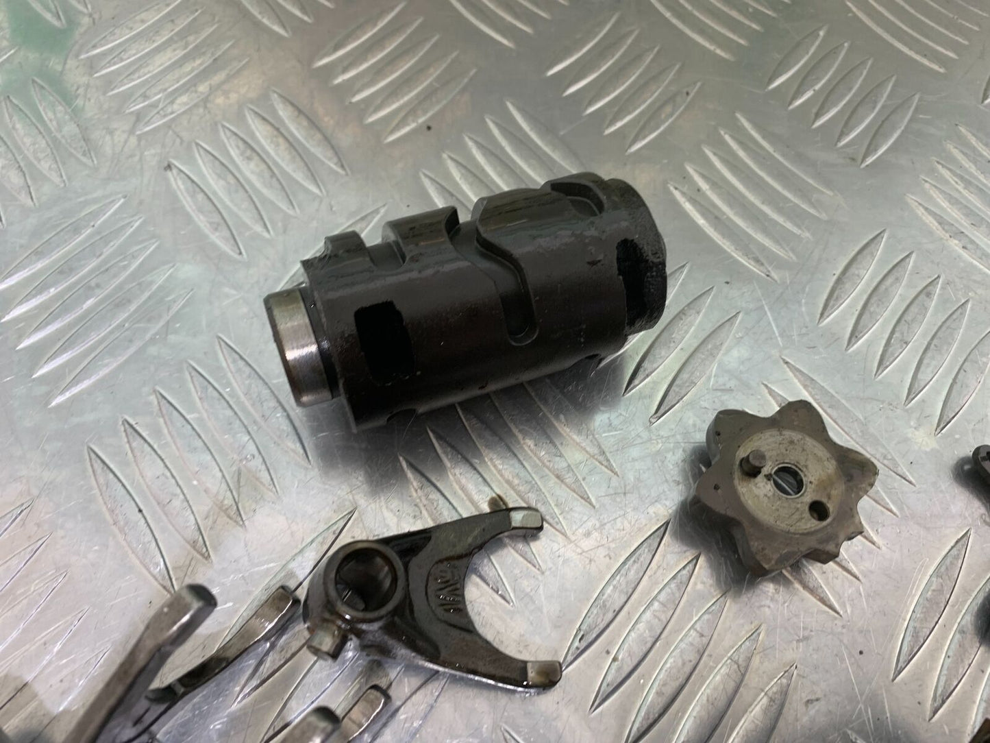 YAMAHA XT125X XT125 X GEAR BOX YEAR 2008 (STOCK 857)