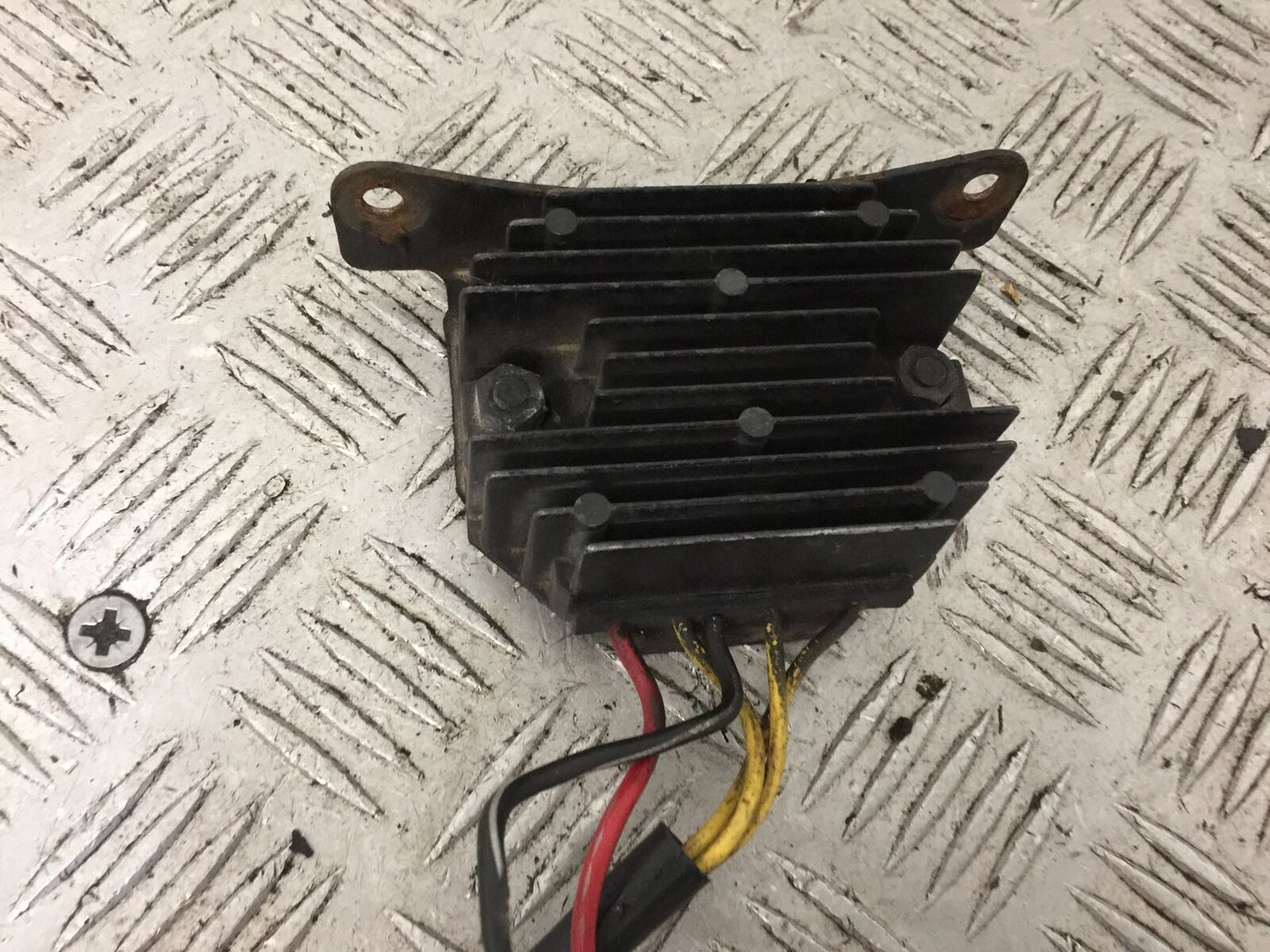 KTM400 KTM 400 LC4-E REGULATOR YEAR 2000 (STOCK 898)