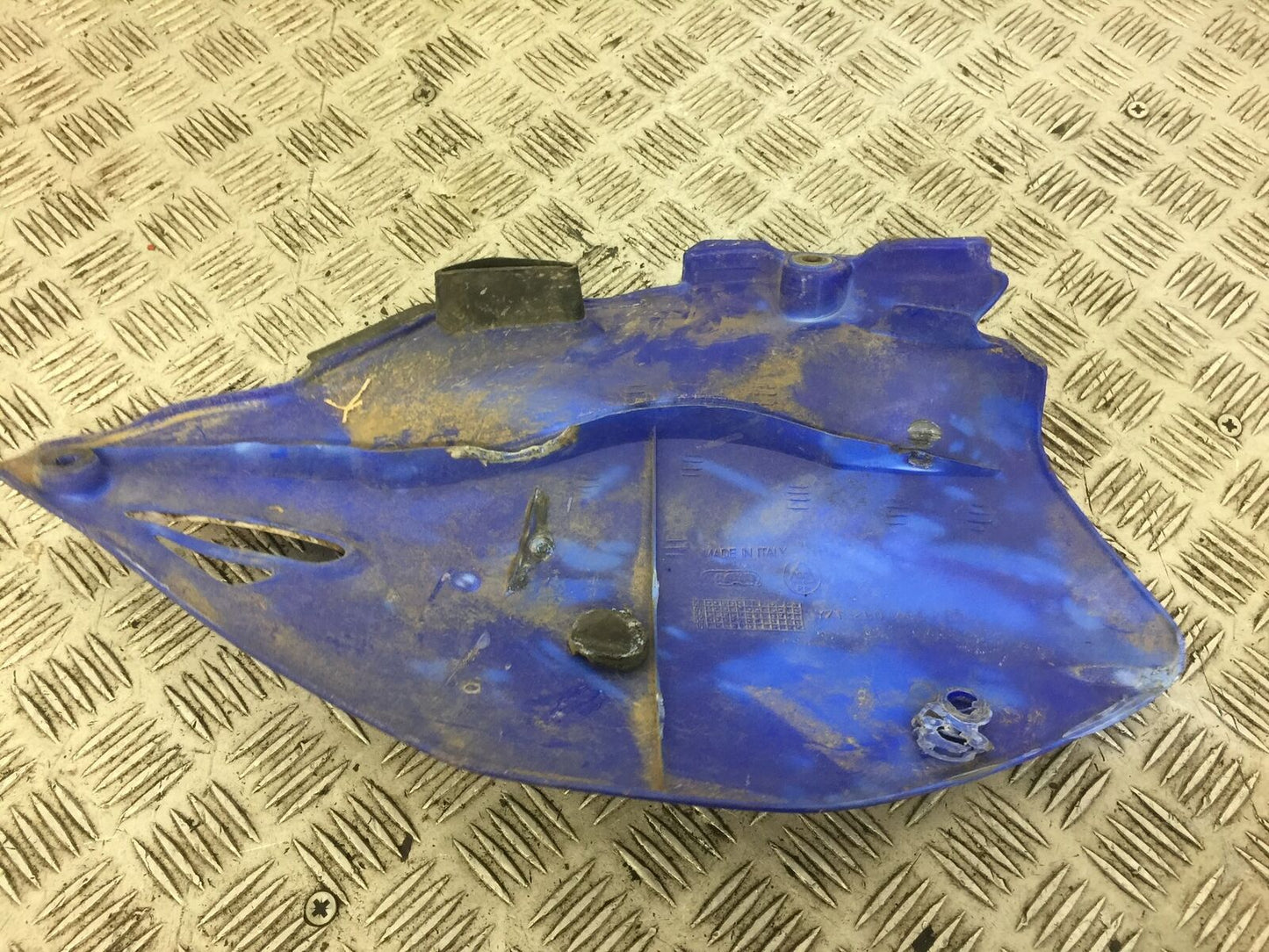 YAMAHA YZF450 YFZ 450 RIGHT SIDE PANEL YEAR 2003-05 (STOCK 588)