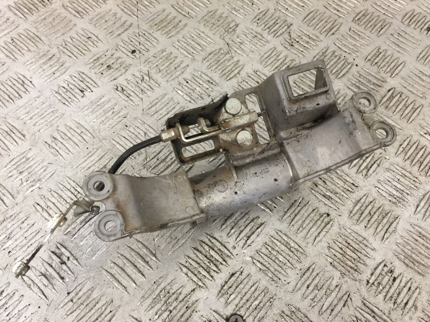 YAMAHA XT1200 Z SUPER TENERE TANK BRACKET YEAR 2010-2021 (STOCK 894)