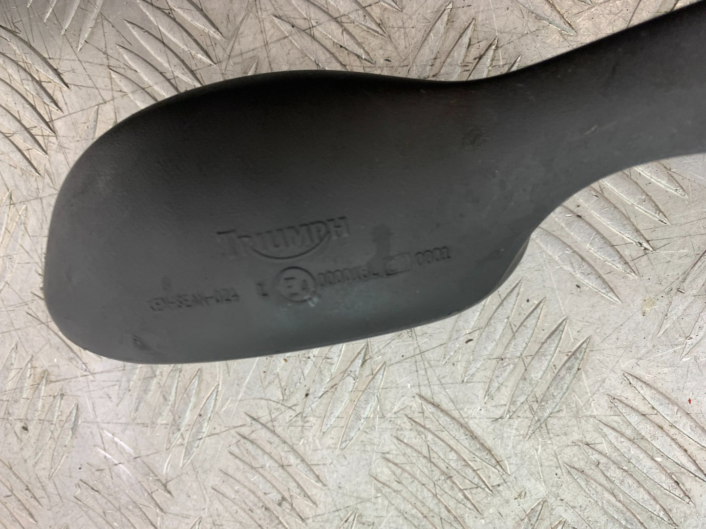 TRIUMPH 955I SPRINT RS RIGHT MIRROR YEAR 1999-03 (CMB1313)