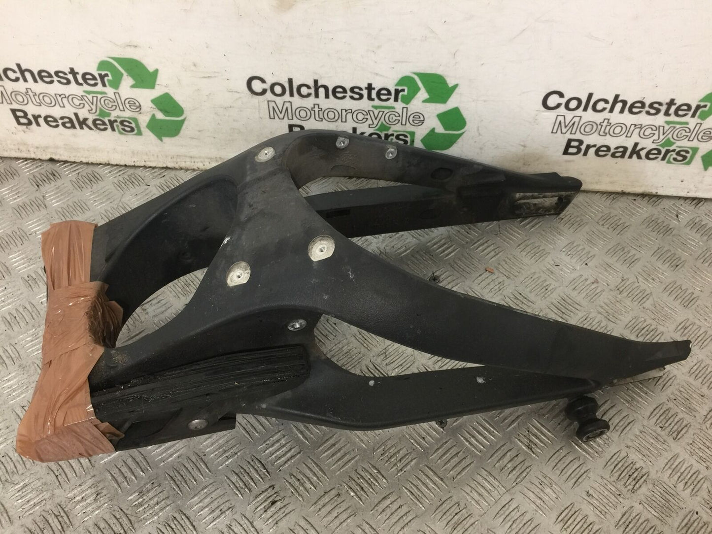 TRIUMPH 675 STREET TRIPLE R SWINGARM YEAR 2012 (STOCK 849)