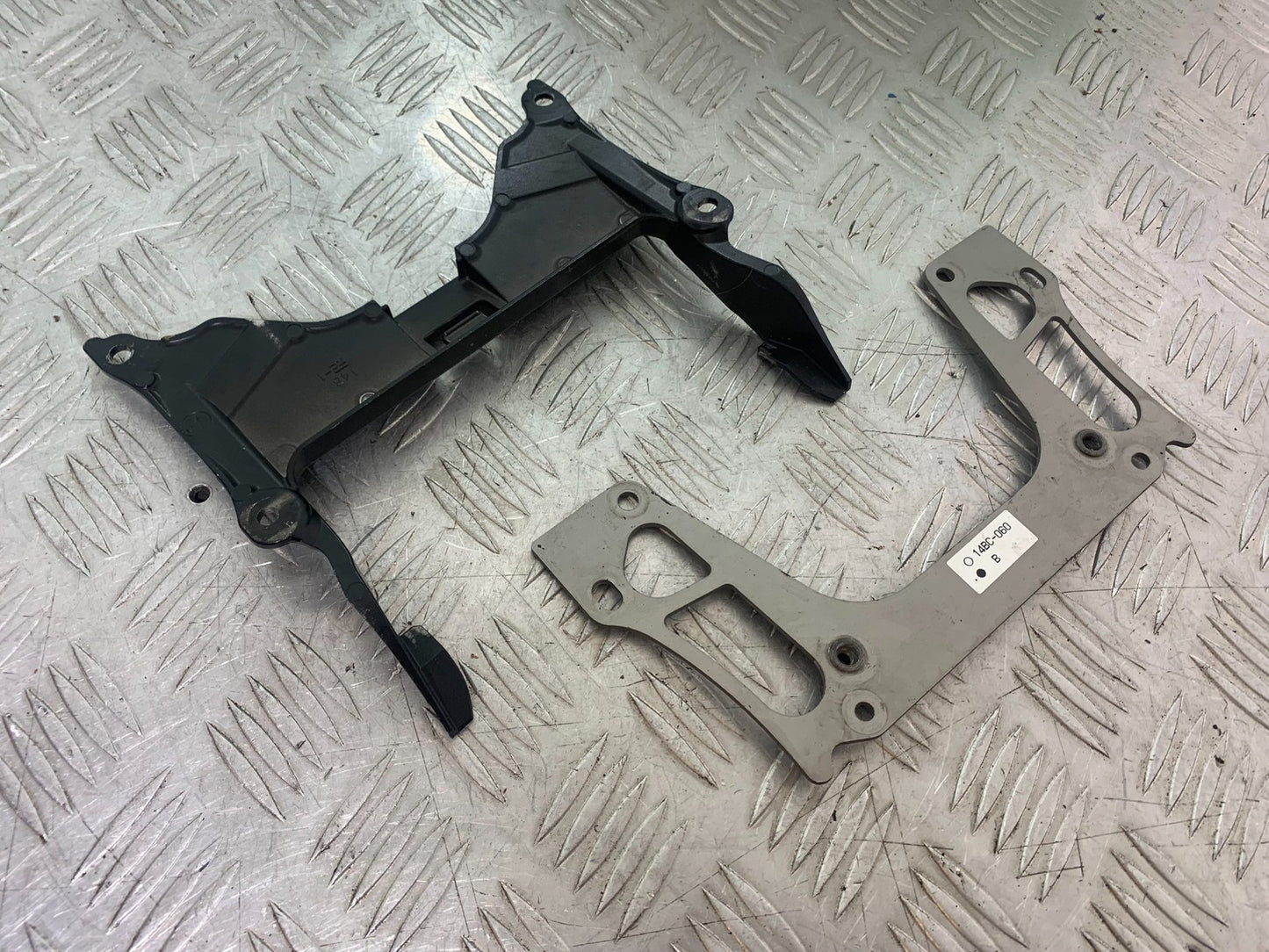 YAMAHA YZF R1 14 B BIG BANG REAR SUBFRAME BRACKETS 2009-14 (CMB1175)