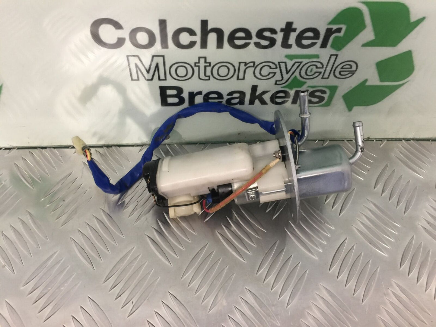 KAWASAKI Z800 Z 800 PETROL PUMP YEAR 2013-2017 (STOCK 925)