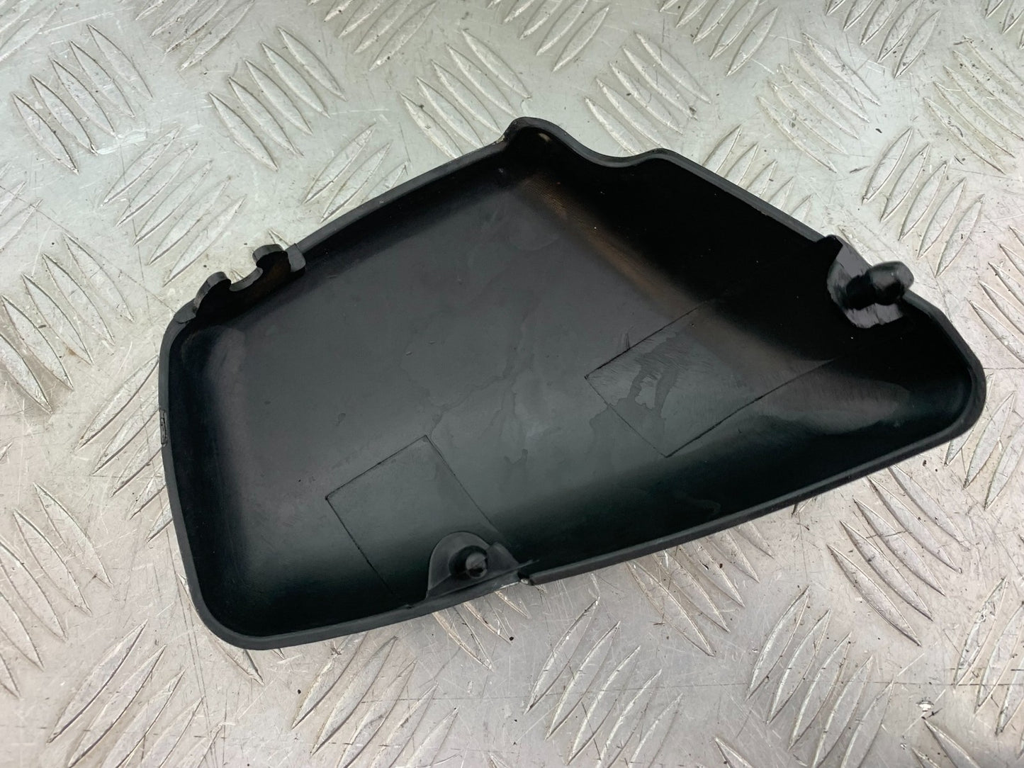 YAMAHA XV1100 XV 1100 VIRAGO RIGHT SEAT PANEL 1990-1999 (CMB1190)