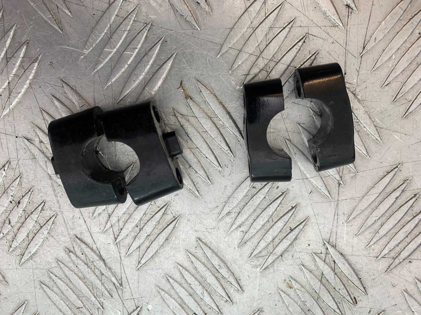 YAMAHA NMAX-125 N MAX 125 HANDLEBAR CLAMPS YEAR 2015-2020 (CMB1231)