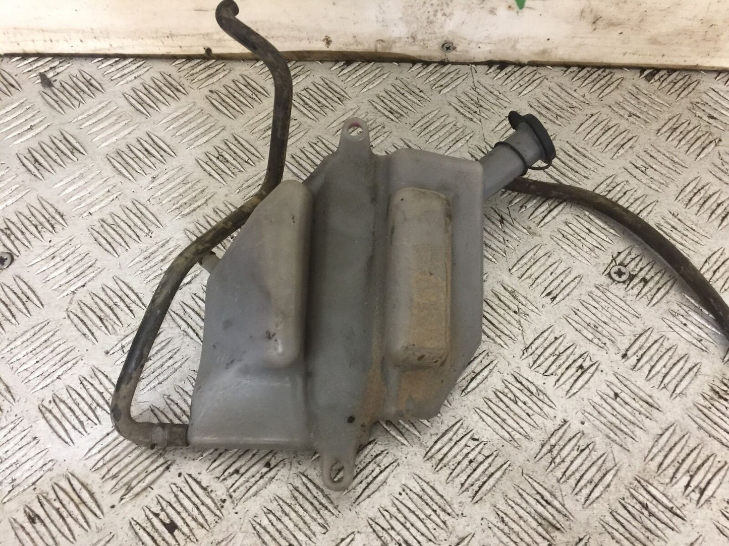 TRIUMPH TROPHY 1215 SE COOLANT BOTTLE 2012-2017 (STOCK 740)