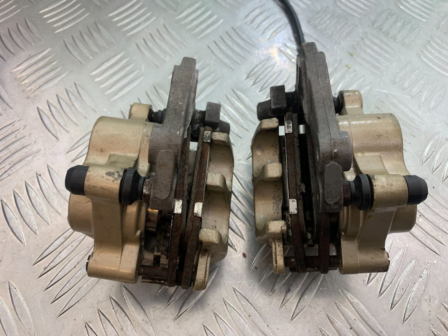 TRIUMPH TIGER 800 XC FRONT BRAKE CALIPERS YEAR 2011-2014 (CMB1022)