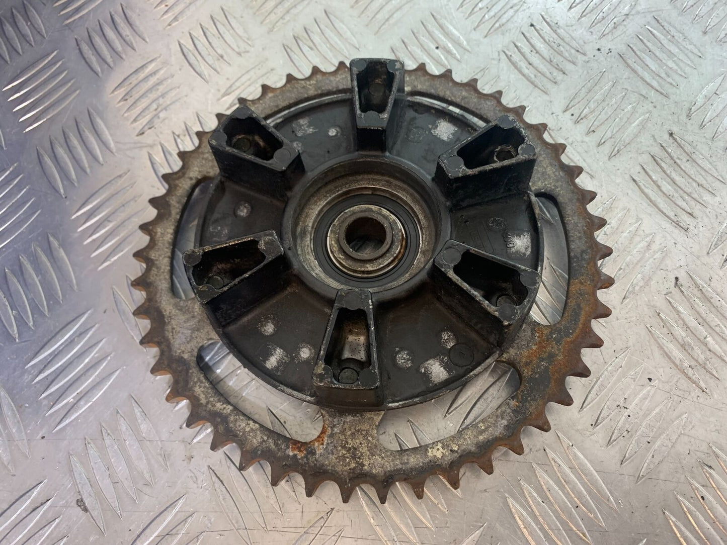 YAMAHA YZF600 YZF 600 THUNDERCAT SPROCKET CARRIER 1996-2003 (CMB1134)