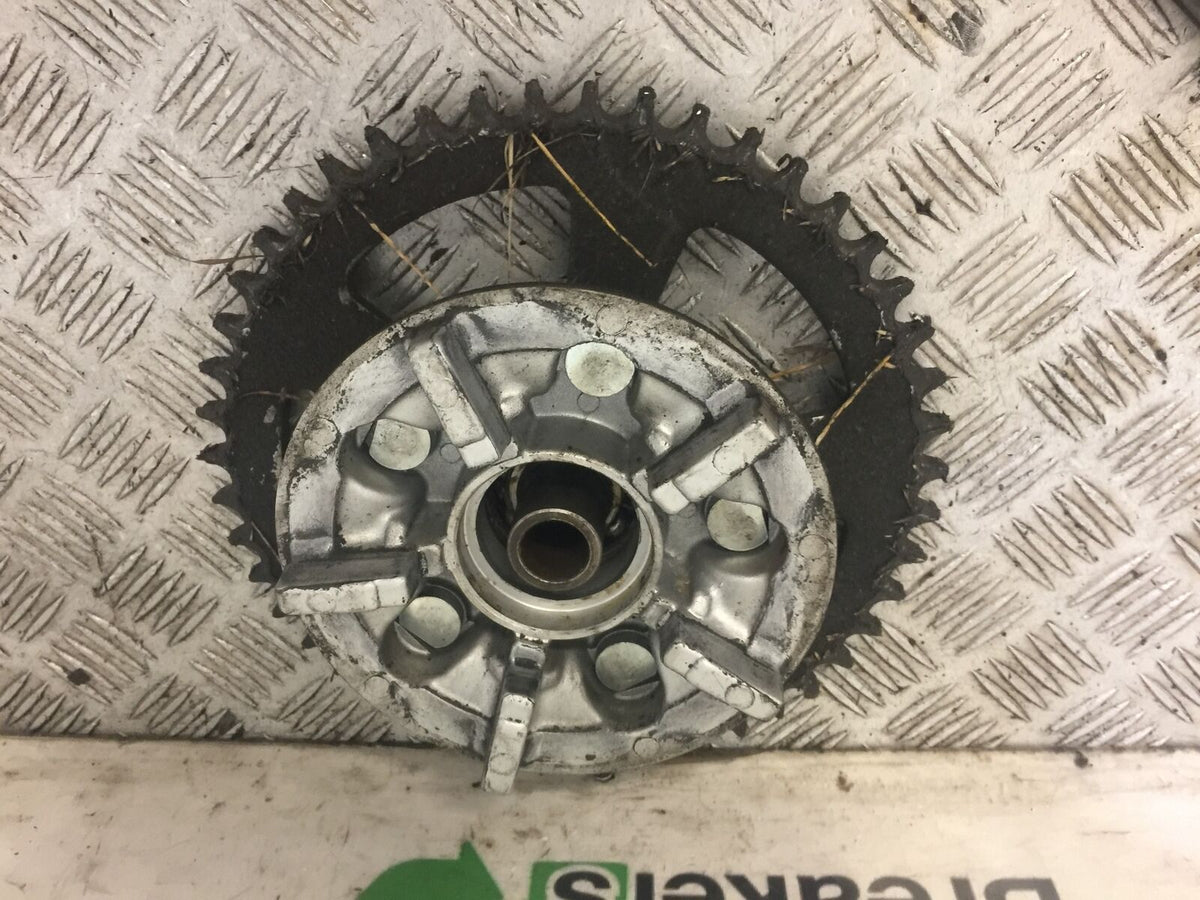SUZUKI GSF650 GSF 650 BANDIT SPROCKET CARRIER YEAR 2005 (STOCK 651)