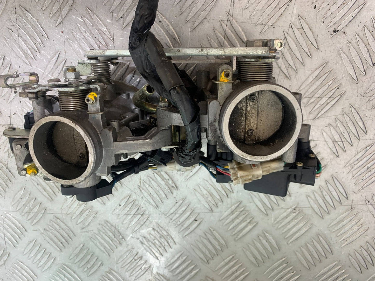 KTM 990 SUPER DUKE THROTTLE BODIES YEAR 2007-2011 (CMB1207)