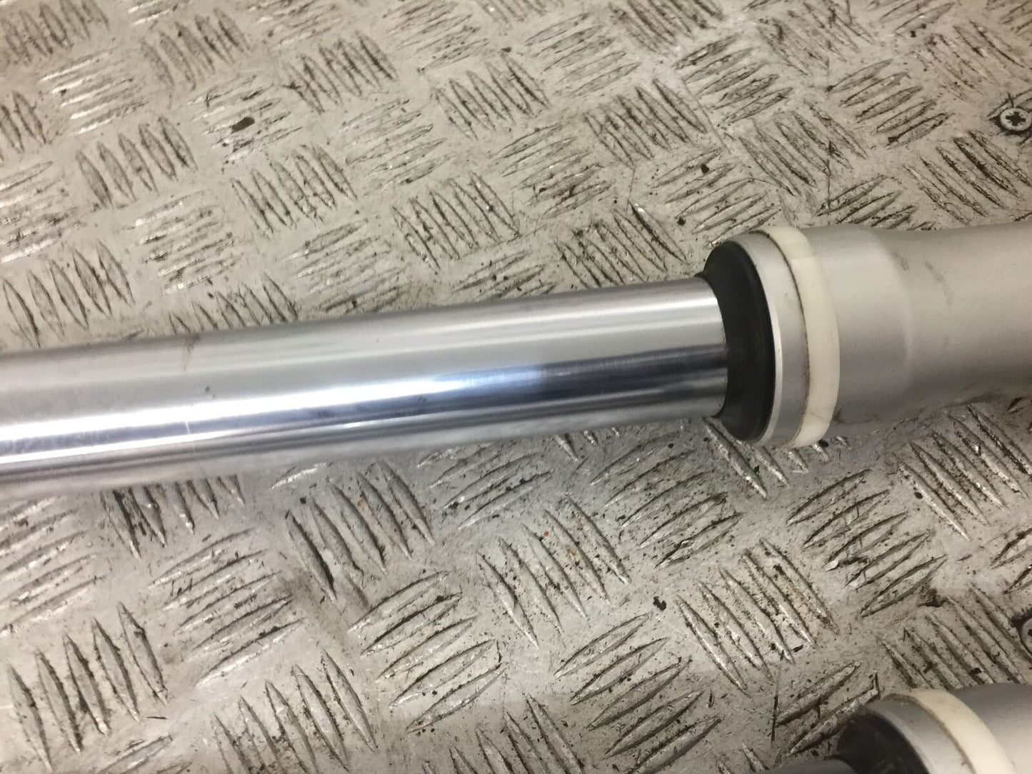 YAMAHA XVS950 XVS 950 MIDNIGHT STAR FORKS YEAR 2009-2015 (STOCK 800)