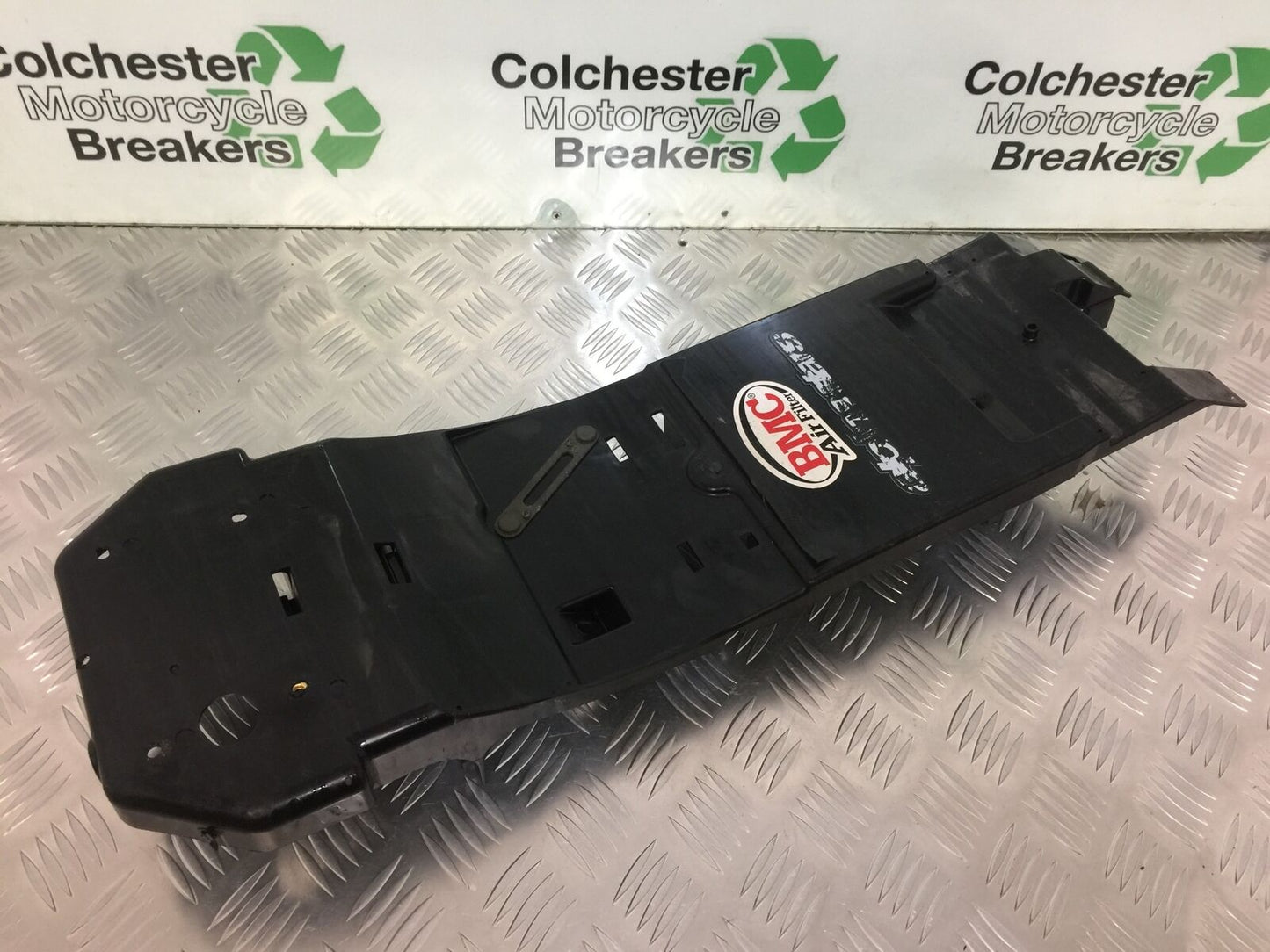 KAWASAKI ZX10R ZX10 R UNDERTRAY YEAR 2004-2005 (STOCK 932)