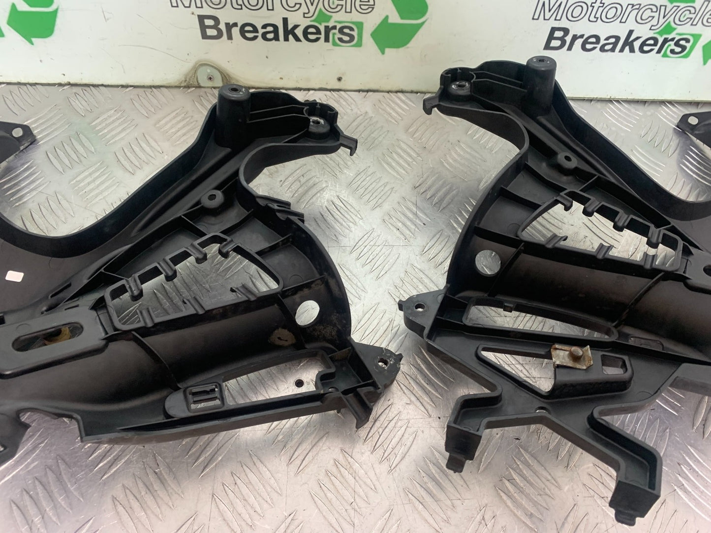 BMW K1300 S K 1300 S FAIRING BRACKET YEAR 2009-16 (CMB1216)