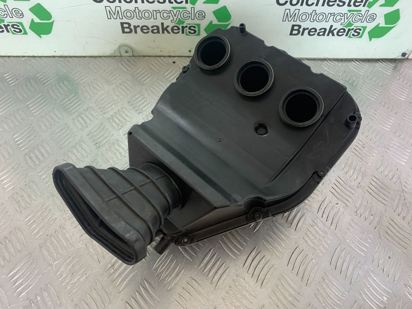 TRIUMPH 1050 SPRINT ST AIRBOX YEAR 2004-2007 (CMB1089)