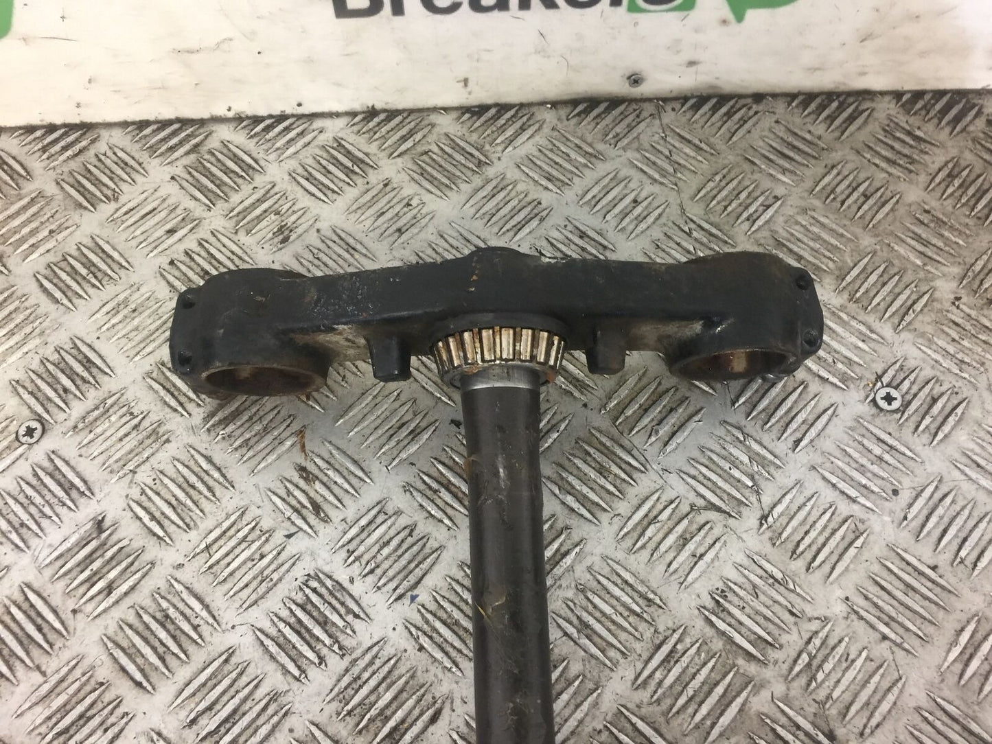 TRIUMPH 900 TIGER BOTTOM YOKE YEAR 1993-1999 STOCK 445