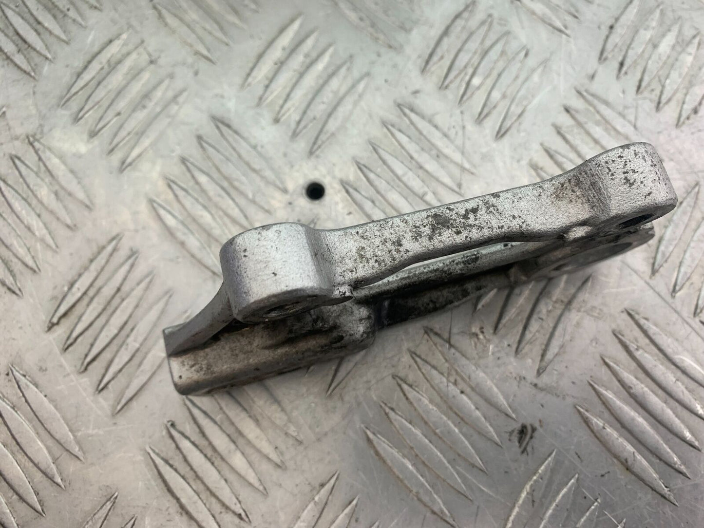 KAWASAKI Z1000 Z 1000 REAR CALIPER BRACKET YEAR 2003-2006 (CMB1099)