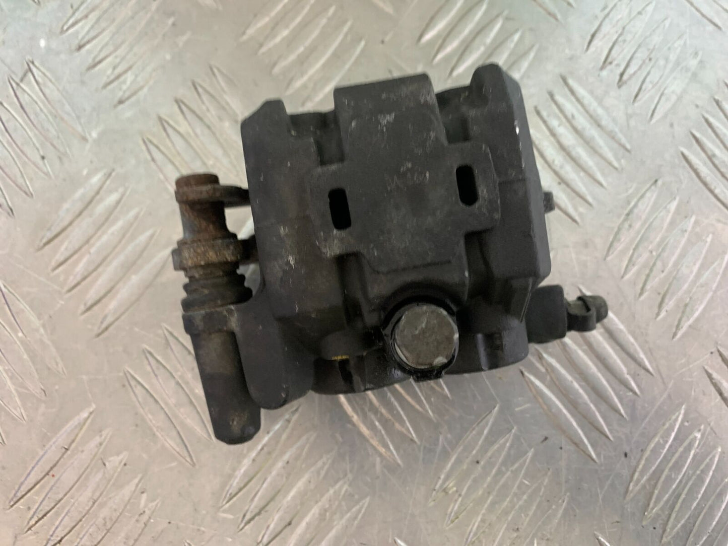 TRIUMPH BONNEVILLE T100 REAR BRAKE CALIPER YEAR 2017-2021 (CMB1084)