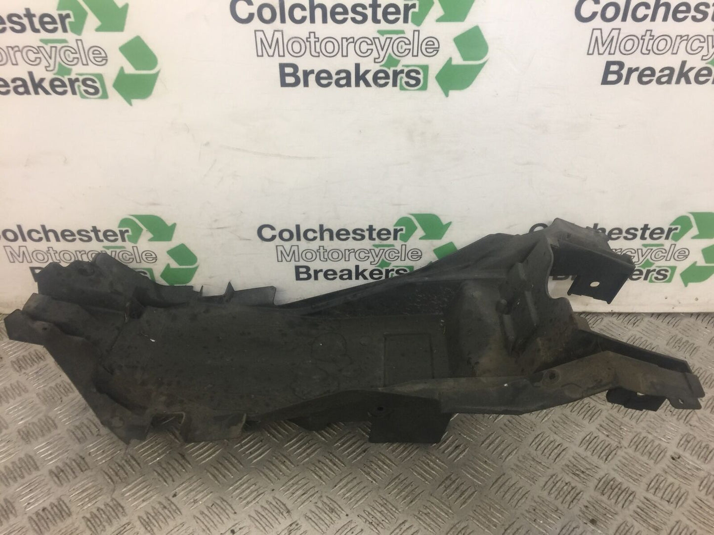 SUZUKI DL 650 V-STROM UNDERTRAY YEAR 2017 (STOCK 638)