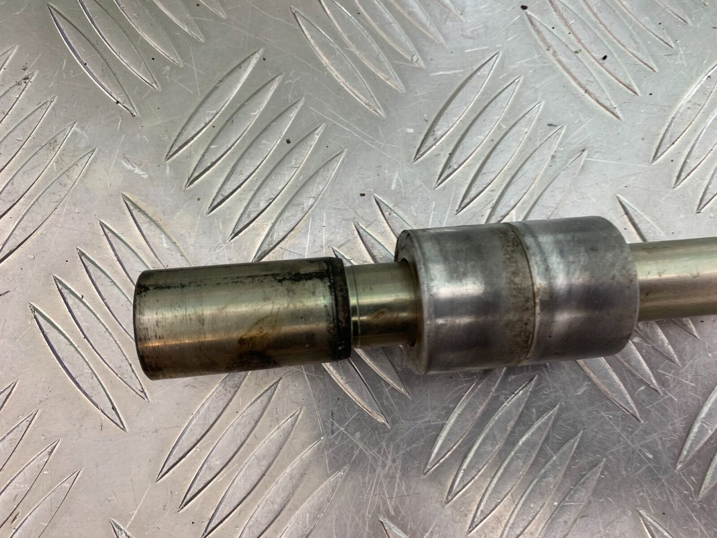 TRIUMPH TIGER 800 XC FRONT WHEEL SPINDLE YEAR 2011-2014 (CMB1022)