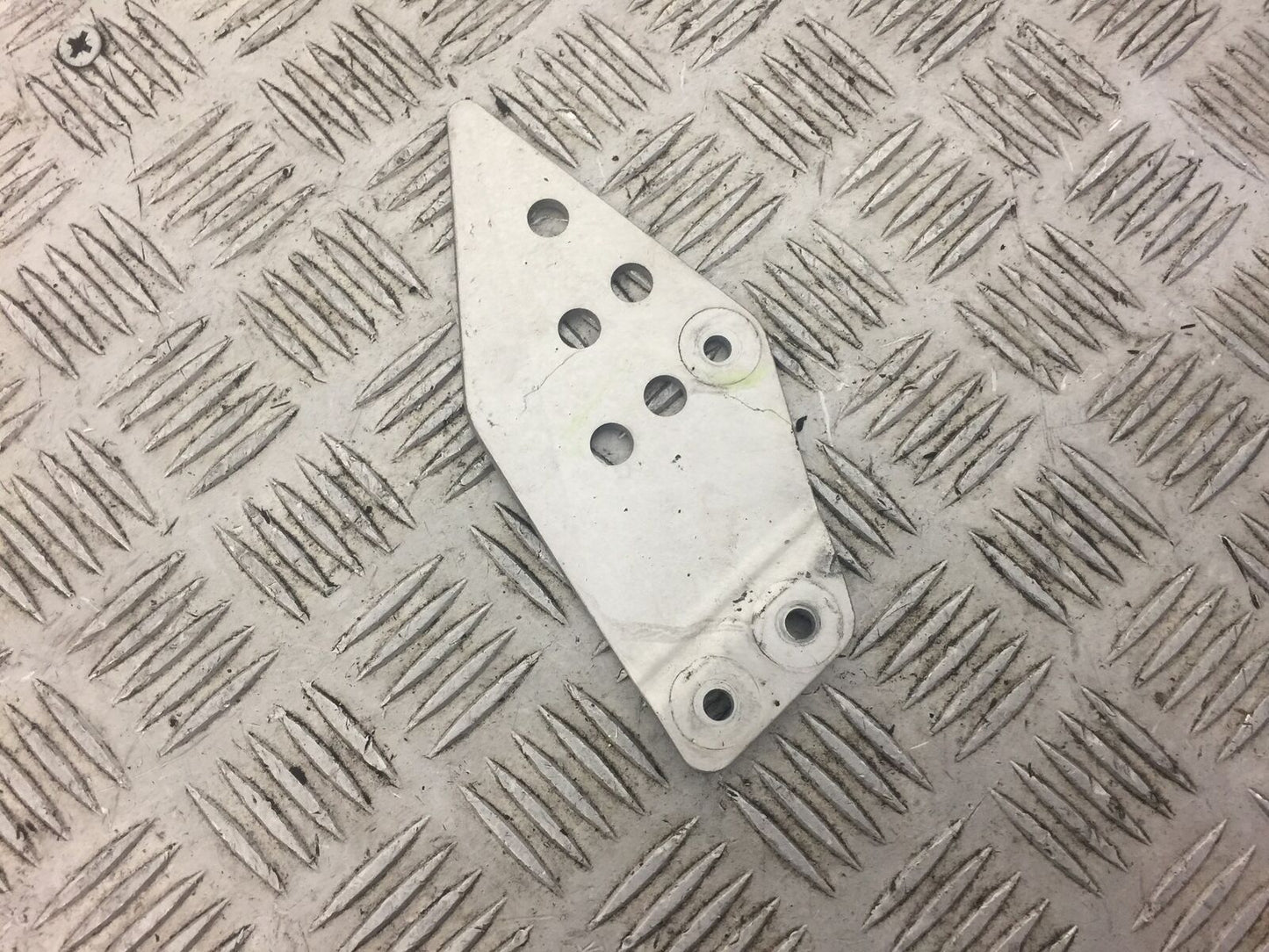 KAWASAKI Z750 Z 750 RIGHT HEEL PLATE YEAR 2009