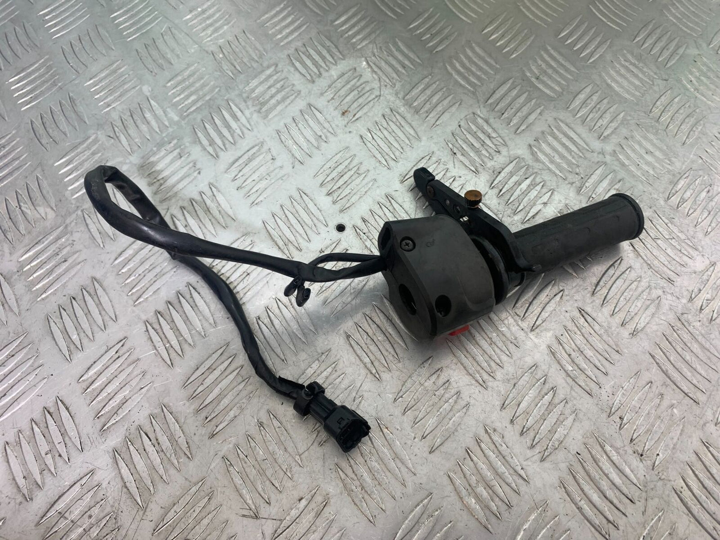 KAWASAKI ER6 F RIGHT SWITCH GEAR YEAR 2005-2008 (CMB1098)