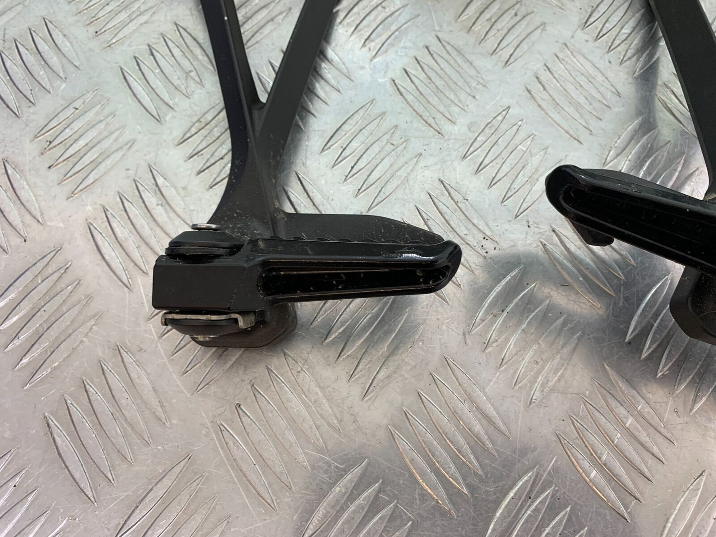 KAWASAKI ZX10R ZX 10R REAR HANGERS AND PEGS YEAR 2016-2020 (CMB1015)