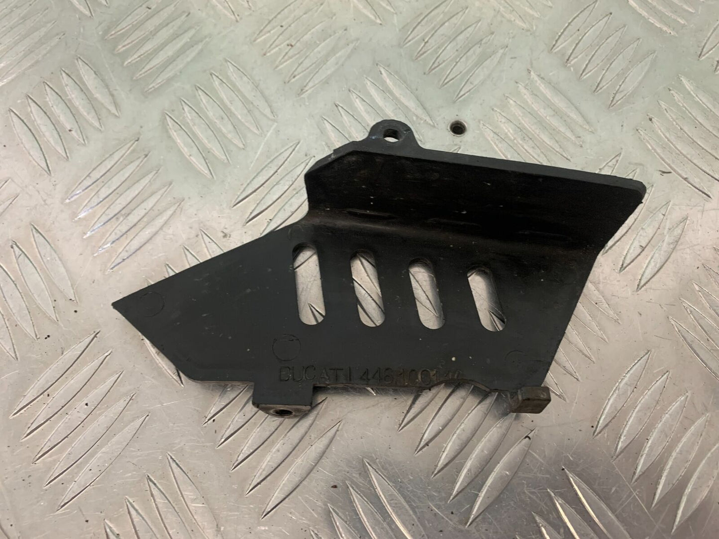 DUCATI 600ss 600 ss CHAIN GUARD YEAR 1991-98 (STOCK 987)
