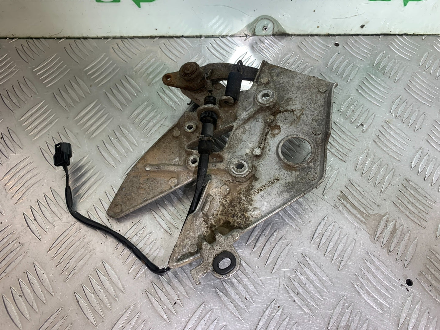 HONDA CBR500R CBR 500 R FRONT RIGHT HANGER YEAR 2012-16 (CMB1151)