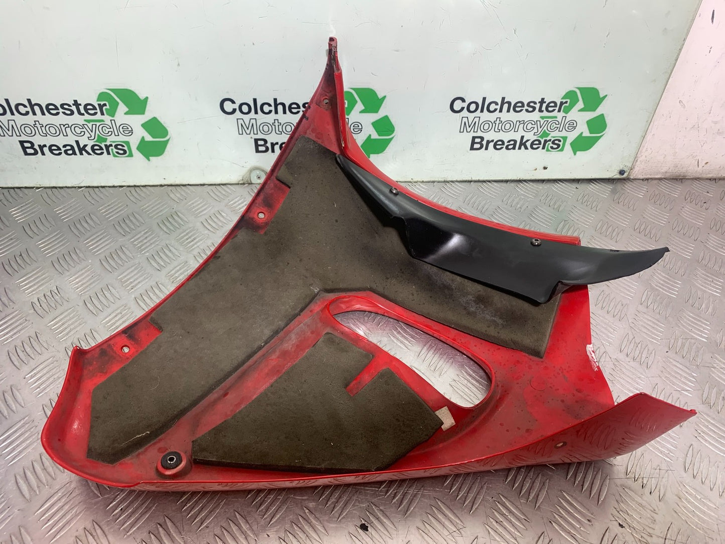 TRIUMPH 955i SPRINT ST RIGHT FAIRING PANEL 1999-2004 (CMB1176)