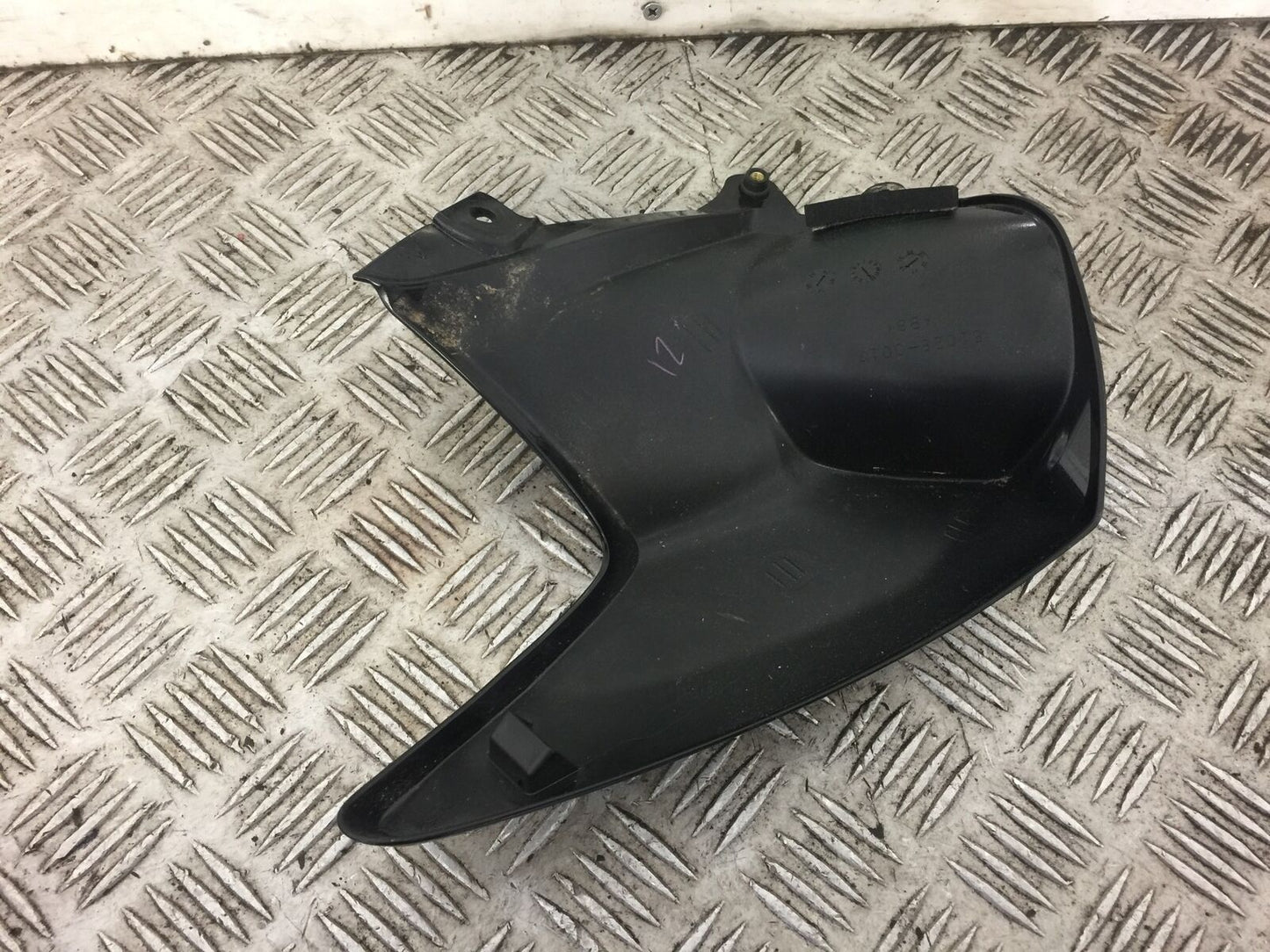 KAWASAKI NINJA H2 SX SE RIGHT TANK FAIRING INFILL YEAR 2018 2019 (STOCK 439)