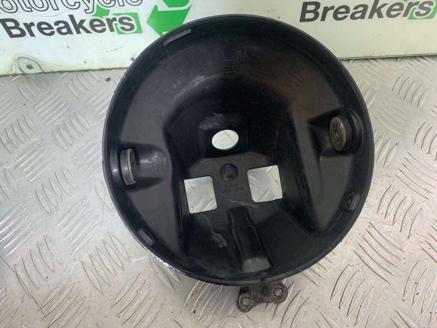 YAMAHA XJR1300 XJR 1300 HEADLIGHT BACKING YEAR 1999-2003 (CMB1119)