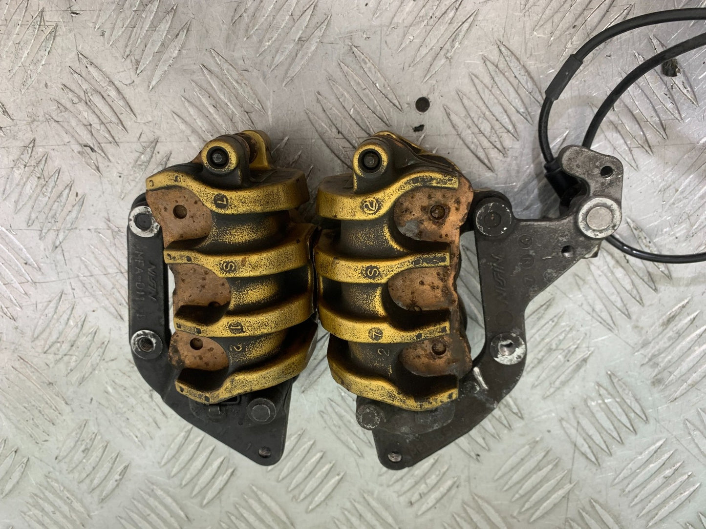 HONDA CBF600 CBF 600 FRONT BRAKE CALIPERS YEAR 2004-07 (CMB1305)