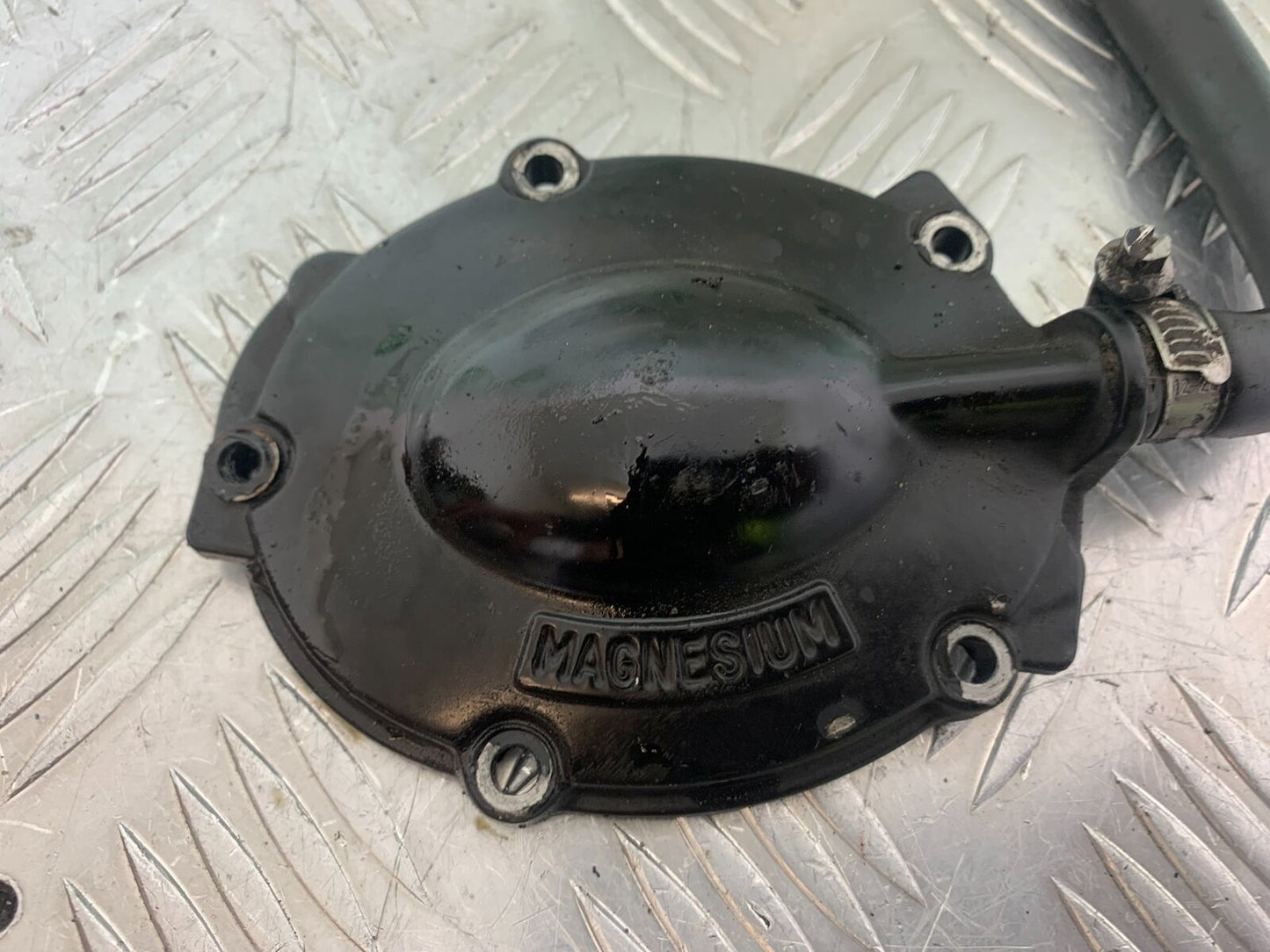 TRIUMPH 955i SPRINT ST ENGINE BREATHER COVER YEAR 1999-2004 (STOCK 735)