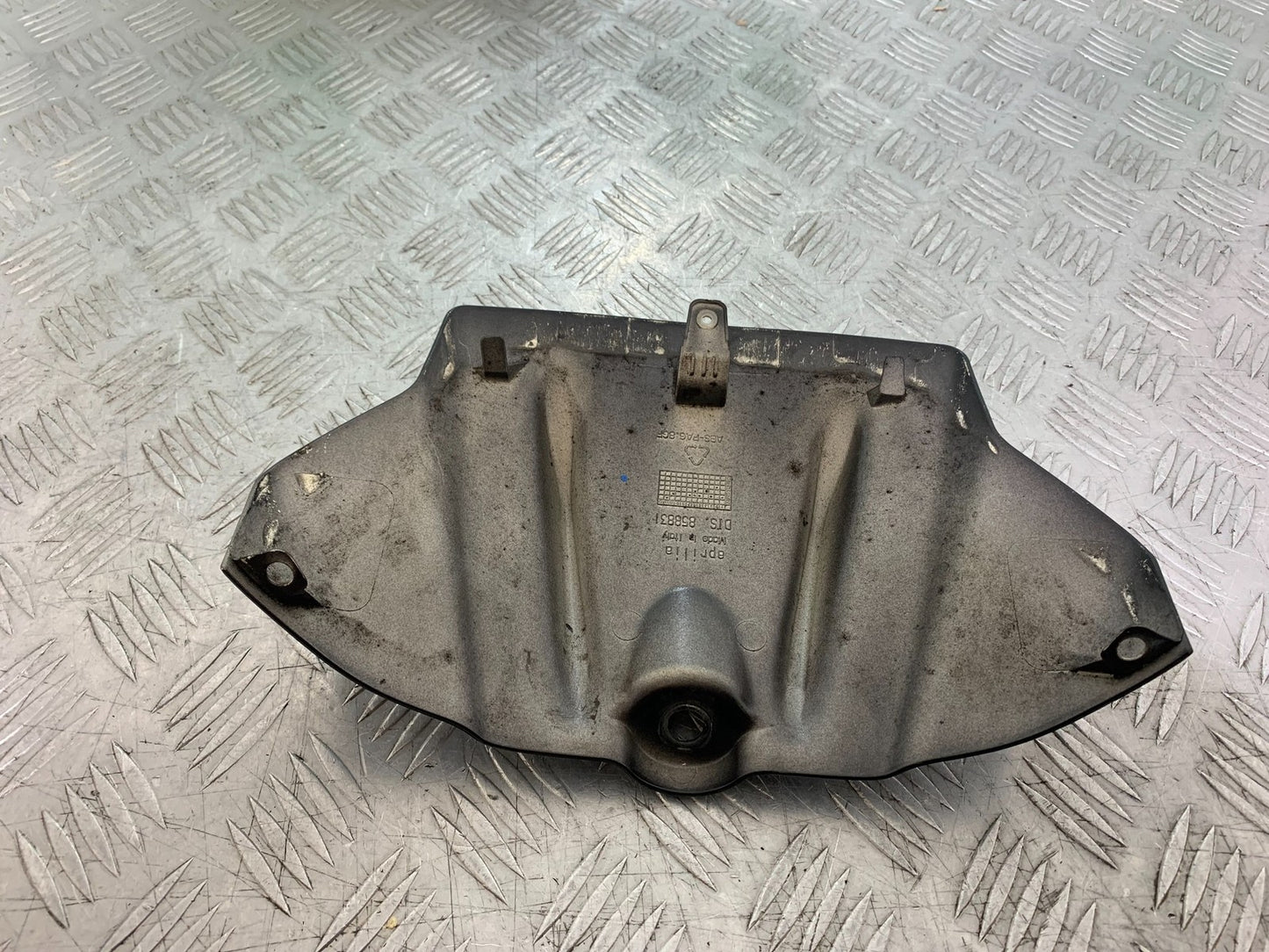 APRILIA TUONO 1000 V4R PETROL TANK COWL YEAR 2011-13 (CMB1316)