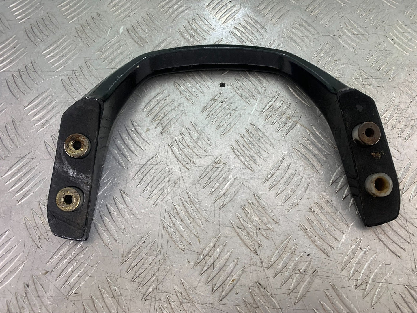 YAMAHA FZS600 FAZER 600 GRAB RAIL YEAR 1998-2001 (CMB1267)