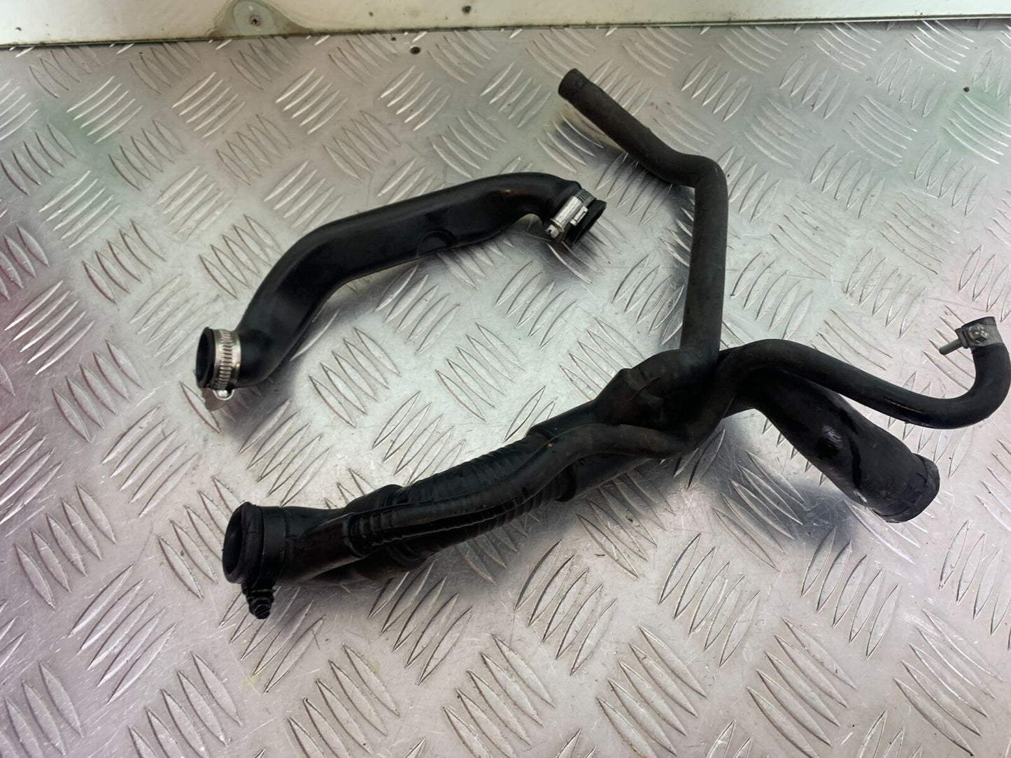 DUCATI STREETFIGHTER 848 RADIATOR HOSES YEAR 2011-2016 (CMB1050)