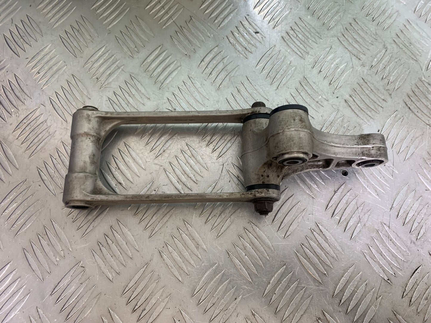 HONDA CBR600 CBR 600 RR REAR SHOCK LINKAGE YEAR 2003-2004 CMB1086)